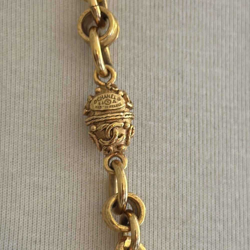 Chanel Vintage Gold Chain CC Faberge Station Filagree Link Statement Necklace - Picture 4 of 7